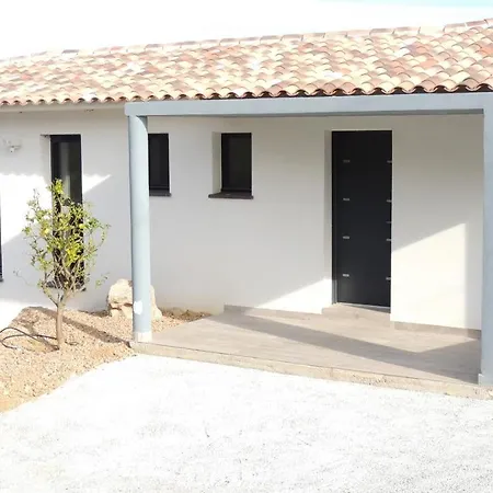D'architecte Avec Vue Mer Et Piscine Chauffee *