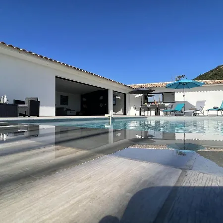Villa D'architecte Avec Vue Mer Et Piscine Chauffee
