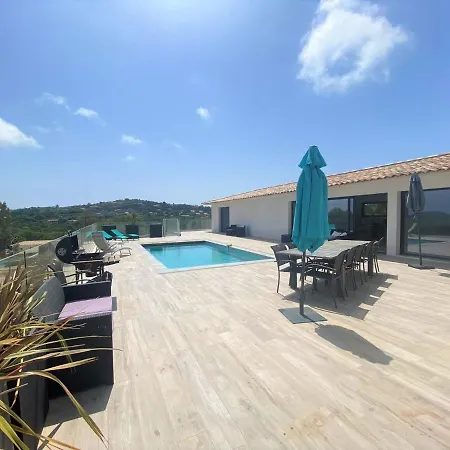 Villa D'architecte Avec Vue Mer Et Piscine Chauffee *