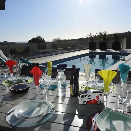D'architecte Avec Vue Mer Et Piscine Chauffee *