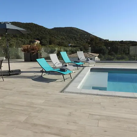 Villa D'architecte Avec Vue Mer Et Piscine Chauffee *